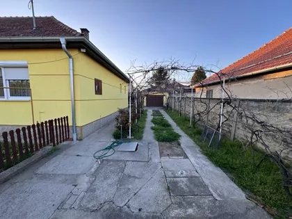 Mali Bajmok | 4zida.rs