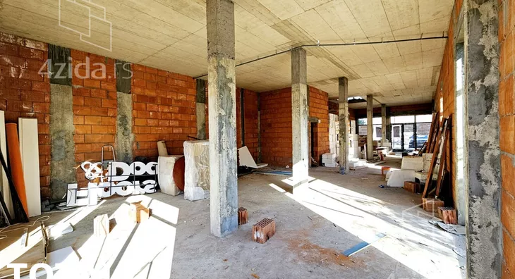 Poslovni prostor | 4zida