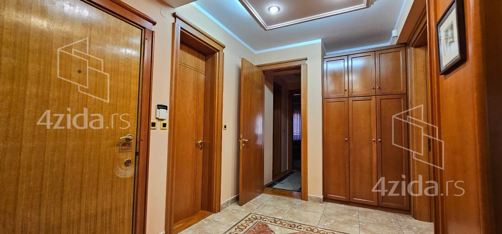 Petosoban stan | 4zida