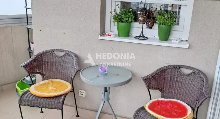 Šestosoban stan | 4zida