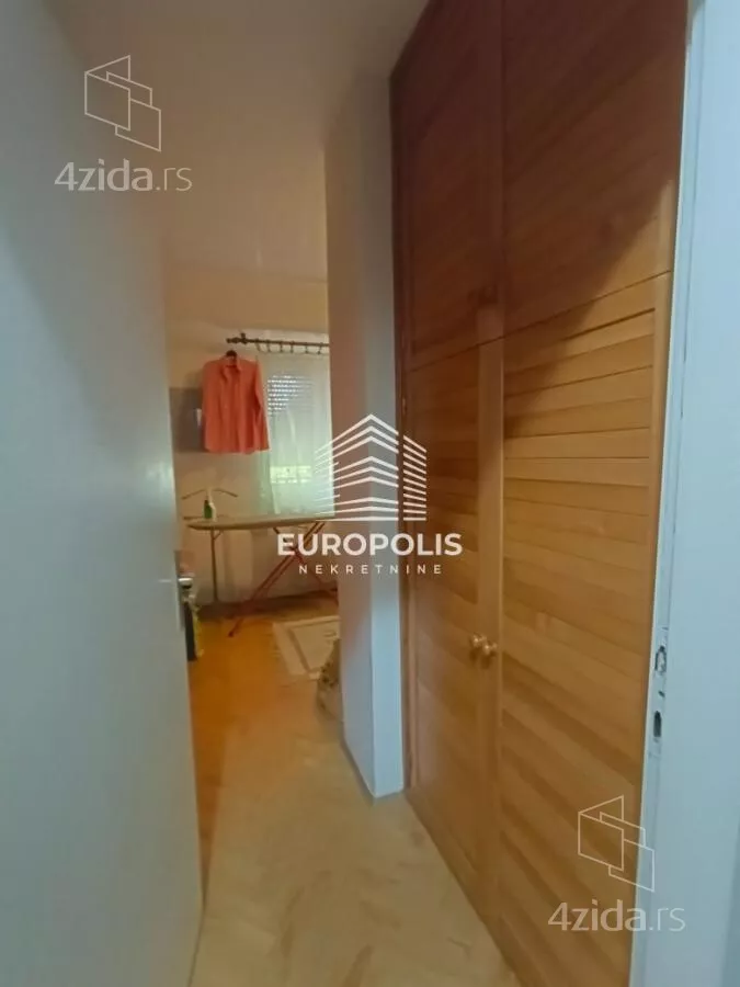 Šestosoban stan | 4zida
