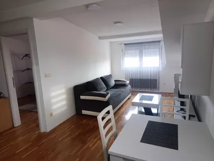 Jovanke Radaković 29M | 4zida.rs