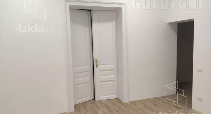 Četvoroiposoban stan | 4zida