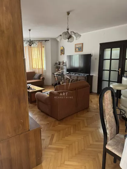 Vere Dedović | 4zida.rs