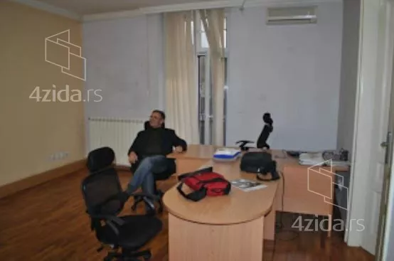 Četvoroiposoban stan | 4zida