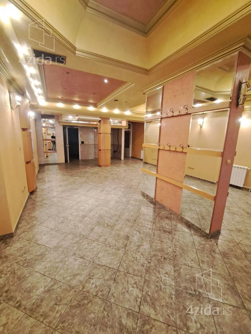 Poslovni prostor | 4zida