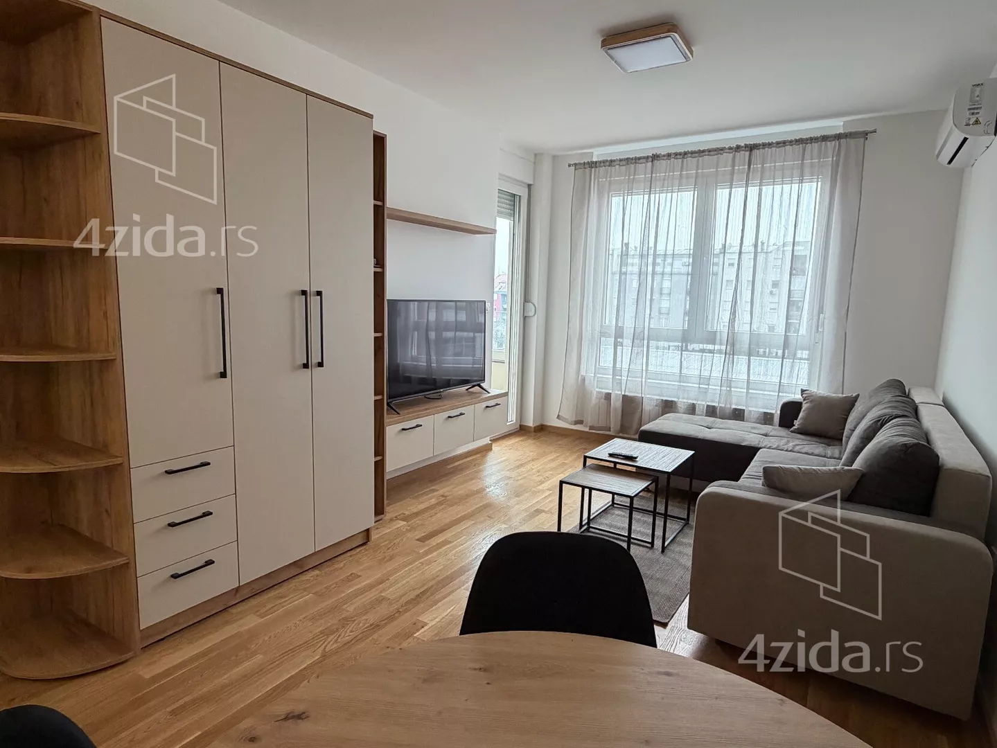 Jednoiposoban stan | 4zida