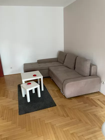 Komovska 7 | 4zida.rs