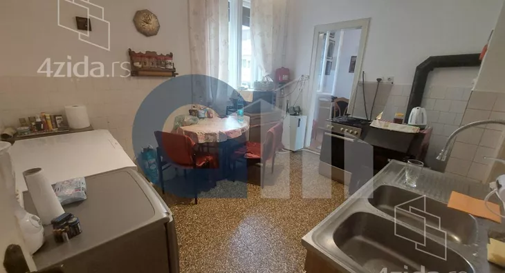 Četvoroiposoban stan | 4zida