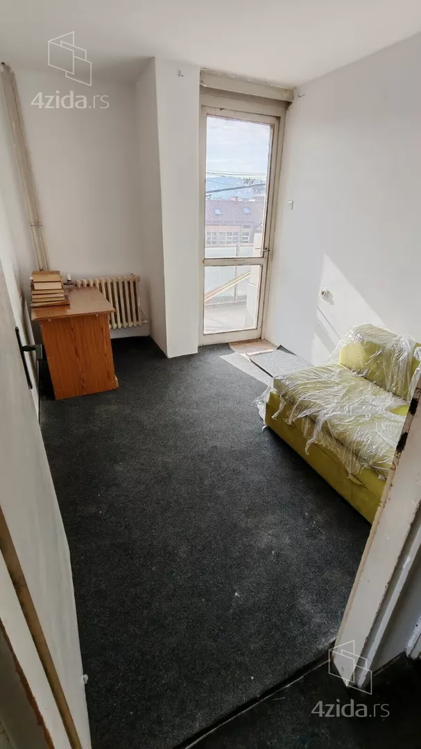 Četvoroiposoban stan | 4zida