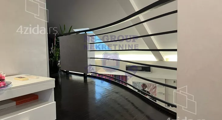 Sedmosoban stan | 4zida