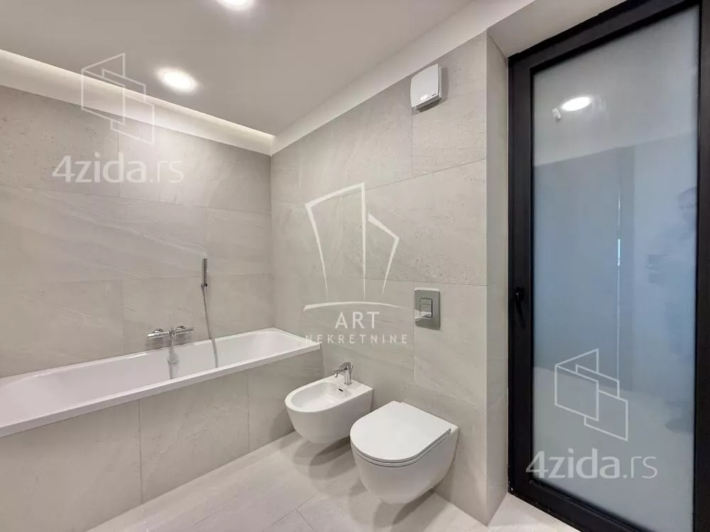 Petosoban stan | 4zida