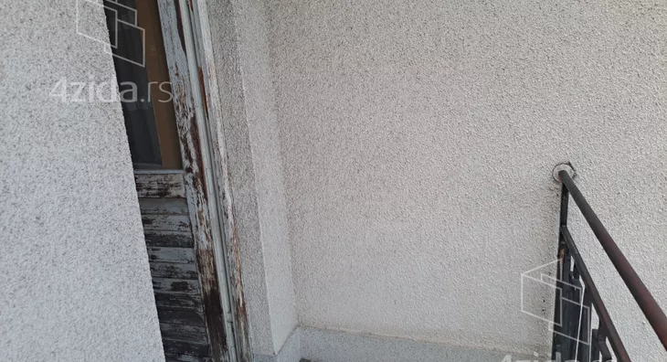 Četvoroiposoban stan | 4zida