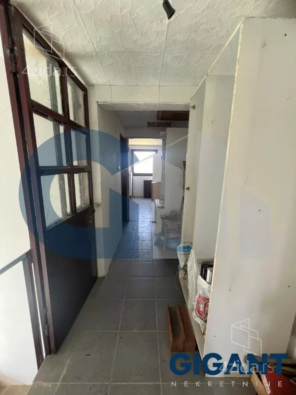 Šestosoban stan | 4zida