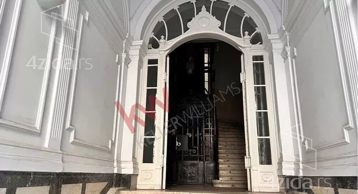 Šestosoban stan | 4zida