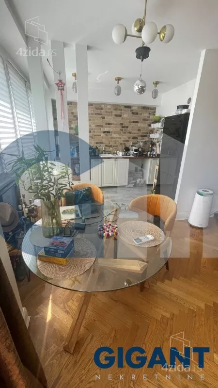 Petosoban stan | 4zida