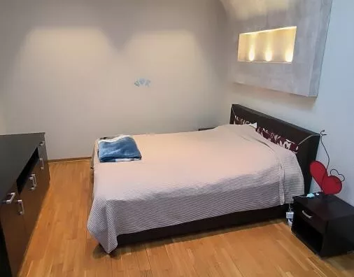 Četvoroiposoban stan | 4zida