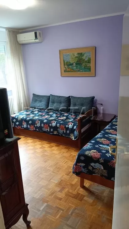 Pariske Komune | 4zida.rs