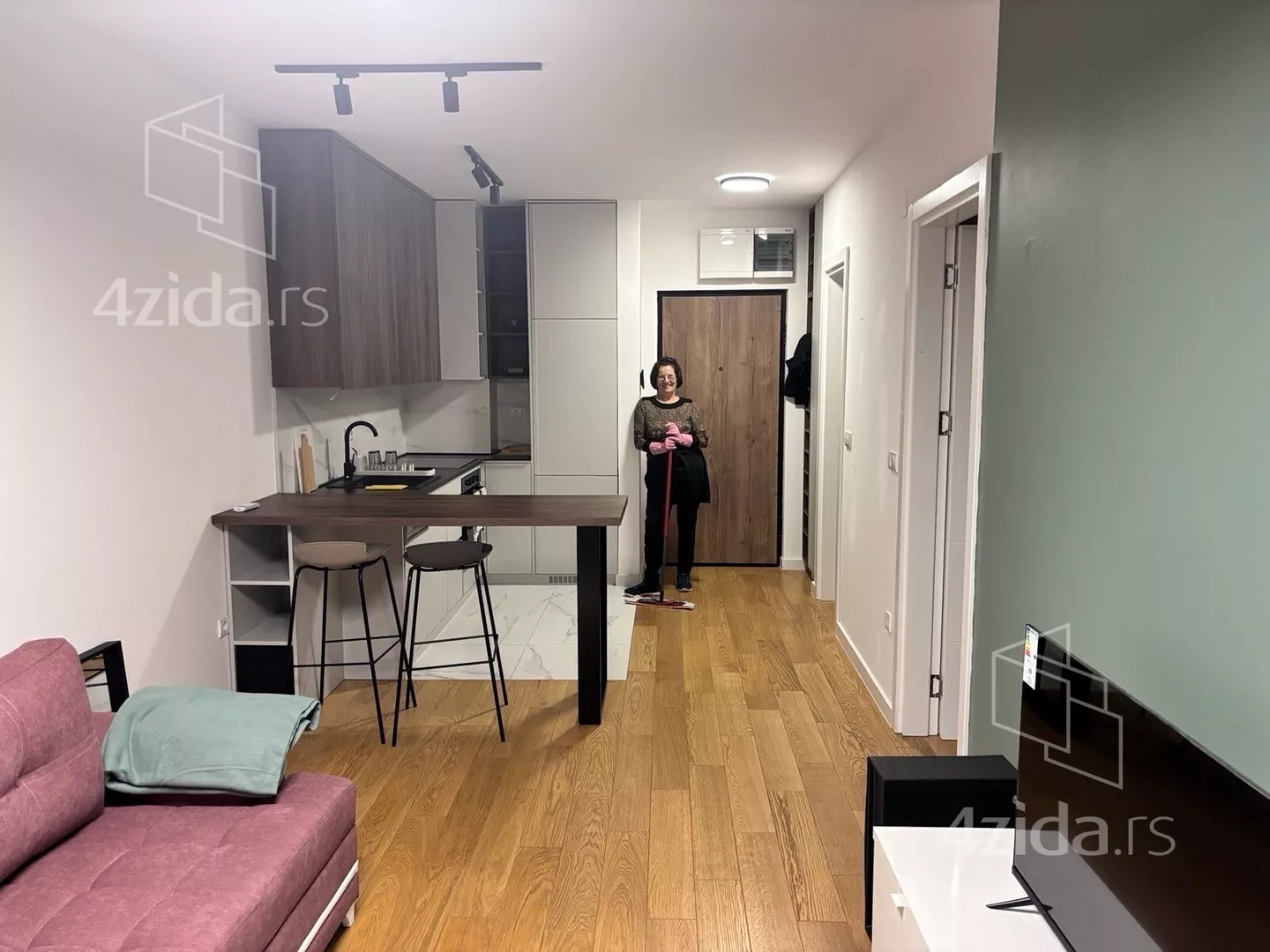 Jednoiposoban stan | 4zida