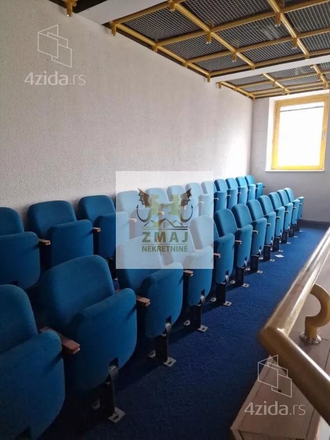 Poslovna zgrada | 4zida