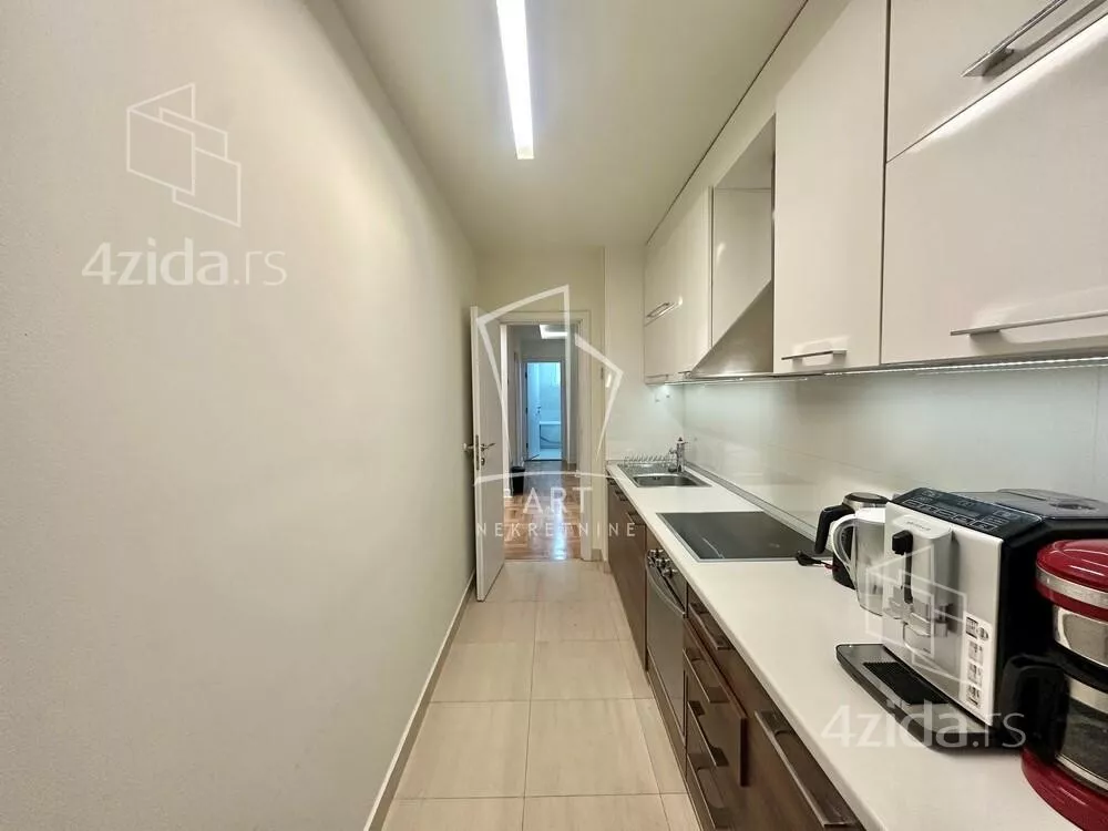 Petosoban stan | 4zida