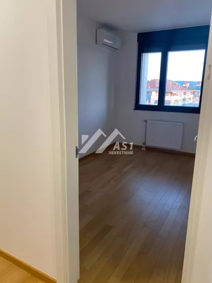 Cara Dušana | 4zida.rs