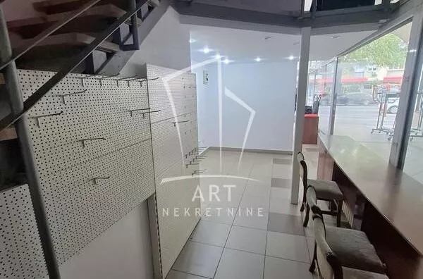 Lokal | 4zida