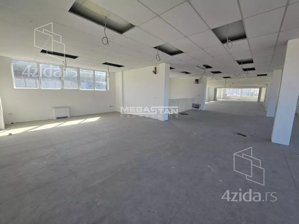 Poslovna zgrada | 4zida