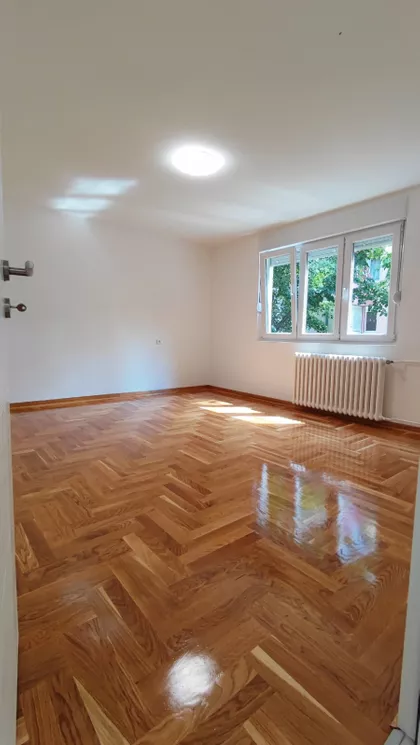 Krfska | 4zida.rs