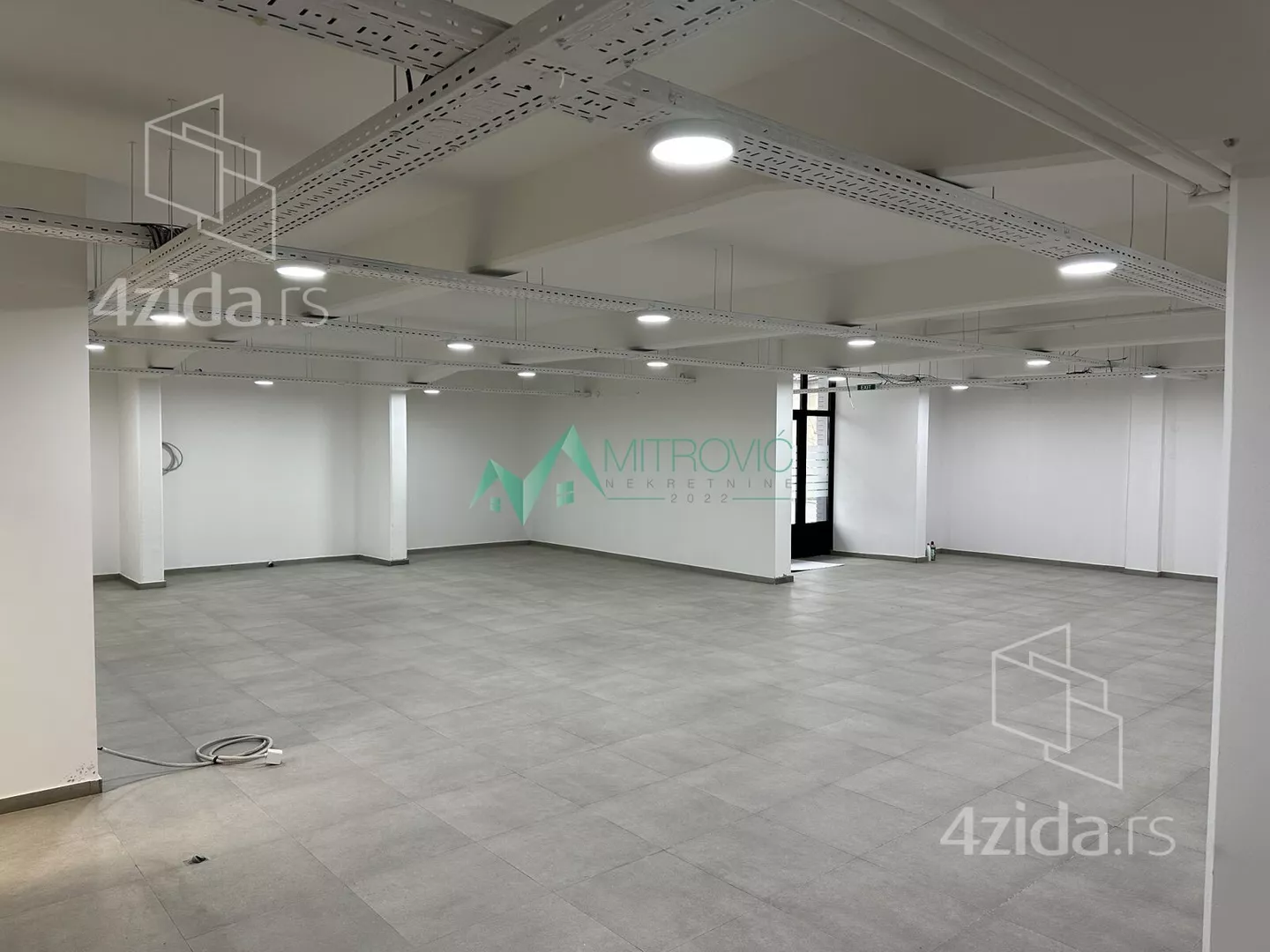 Poslovni prostor | 4zida