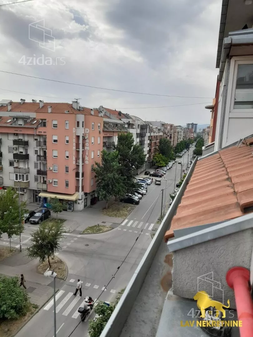 Dvoiposoban stan | 4zida