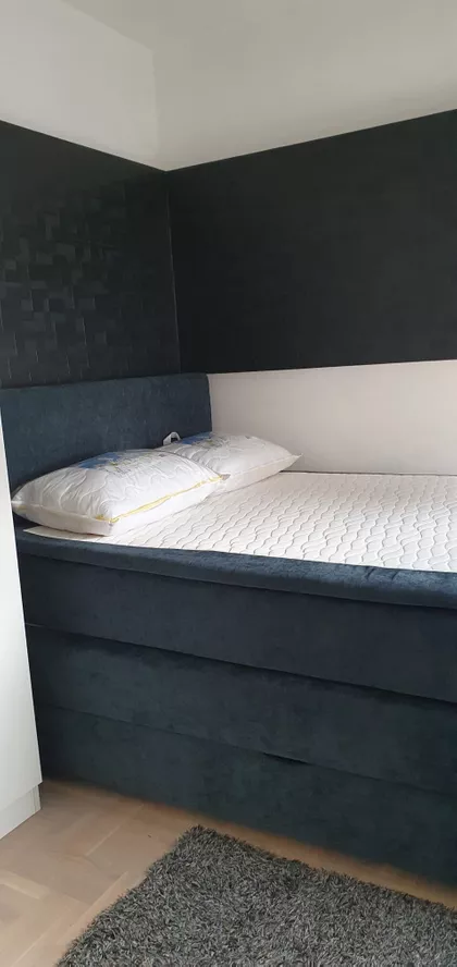 Pravni fakultet - Vračar | 4zida.rs