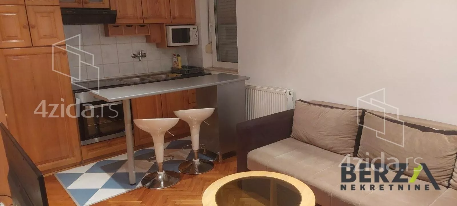 Jednoiposoban stan | 4zida