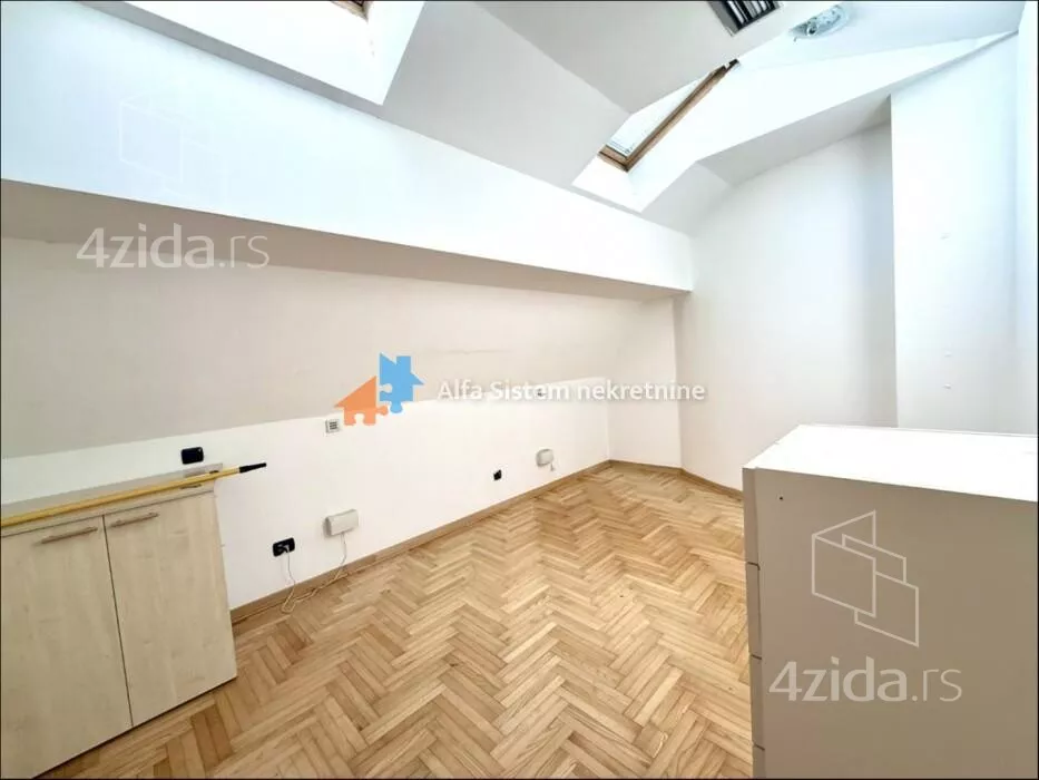 Šestosoban stan | 4zida