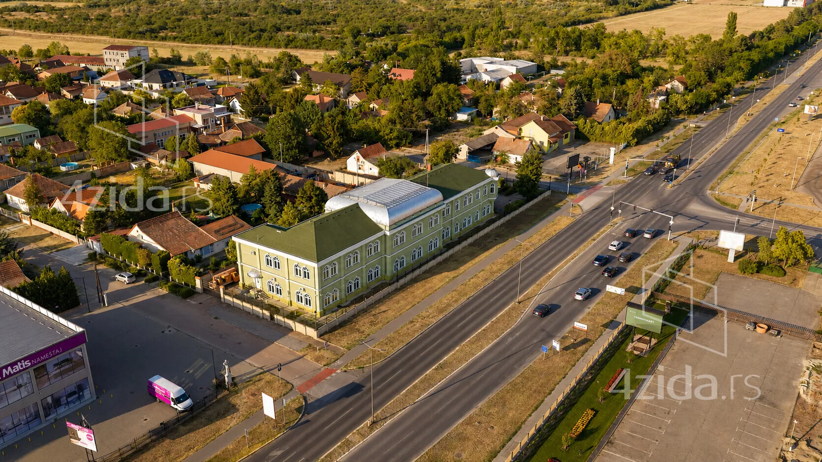 Poslovna zgrada | 4zida