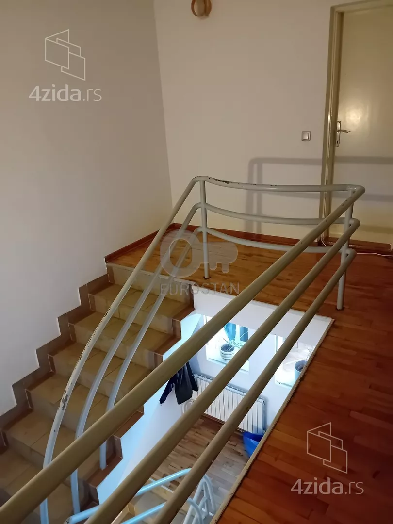 5-etažna kuća | 4zida