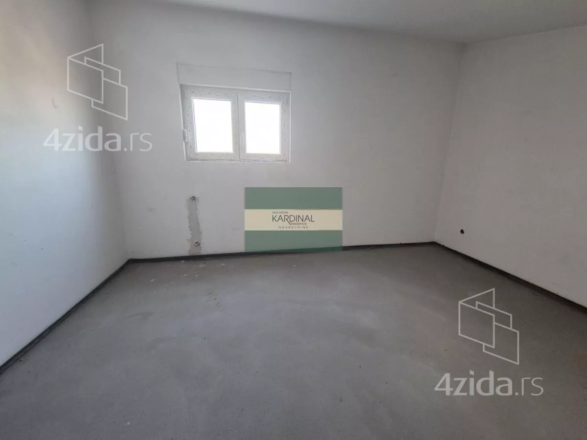 Šestosoban stan | 4zida