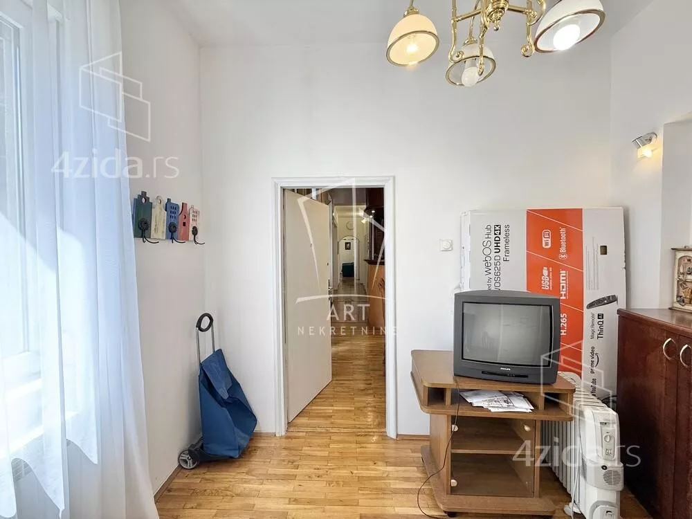Troiposoban stan | 4zida