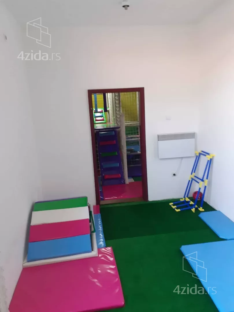 Lokal | 4zida