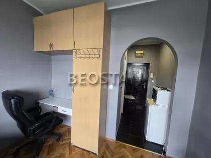 Ustanička | 4zida.rs