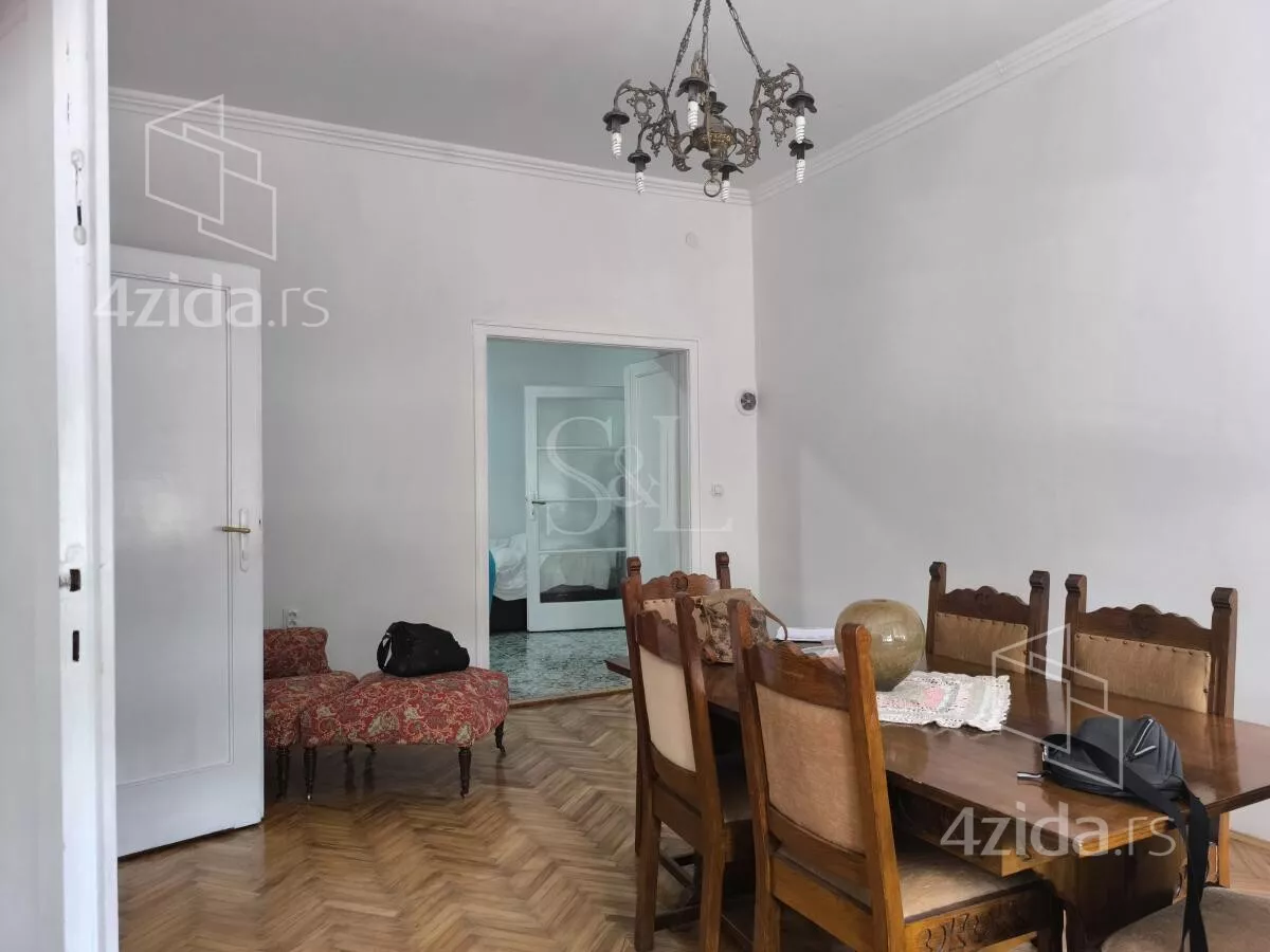 Šestosoban stan | 4zida