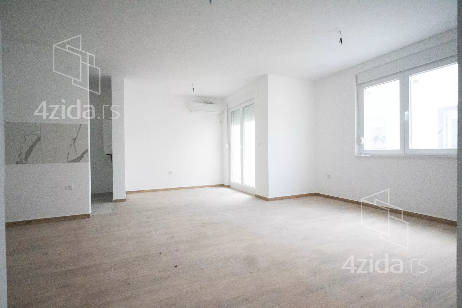 Troiposoban stan | 4zida