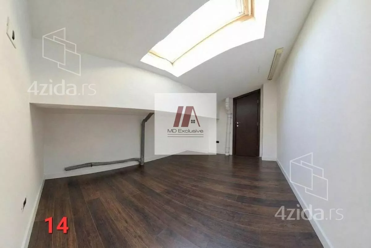 Četvoroiposoban stan | 4zida