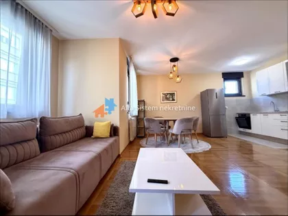 Crveni Krst Vračar | 4zida.rs