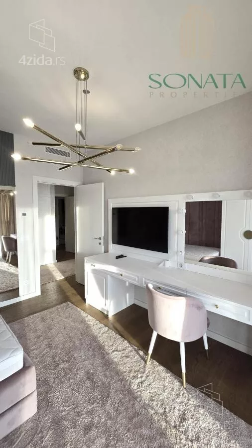 Petosoban stan | 4zida