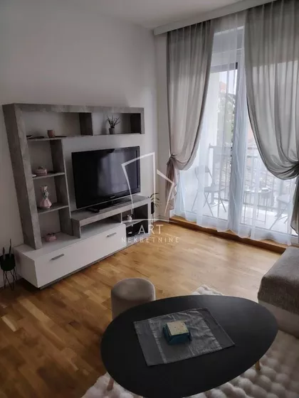 Krfska | 4zida.rs