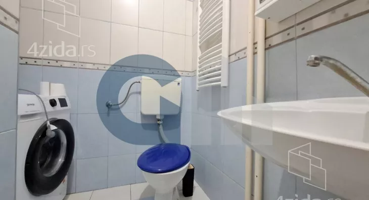 Četvoroiposoban stan | 4zida