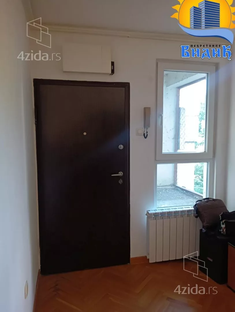 Četvoroiposoban stan | 4zida