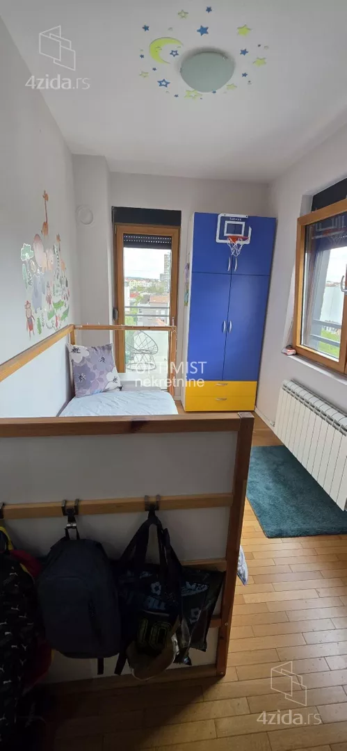 Troiposoban stan | 4zida