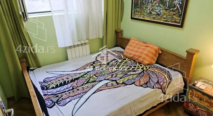 Četvoroiposoban stan | 4zida